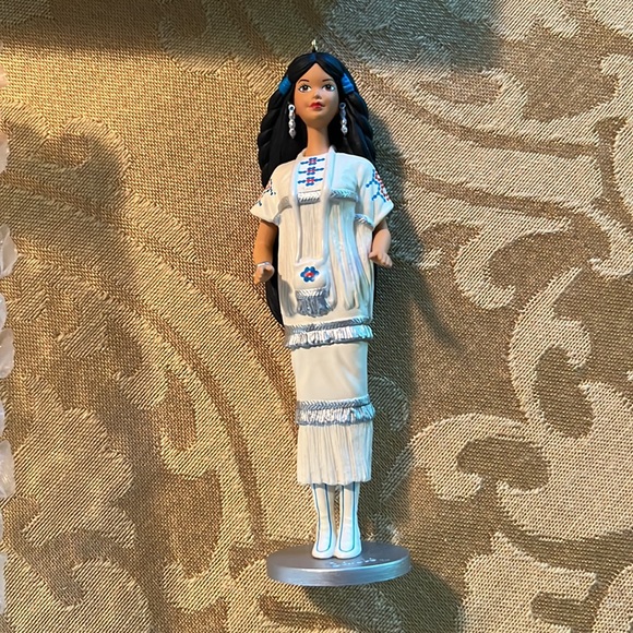 NWT Native American Barbie Dolls of World First of Series Hallmark ORNAMENT Xmas - Picture 3 of 12